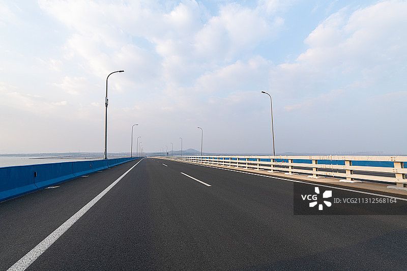 城市跨海大桥现代建筑景观图片素材