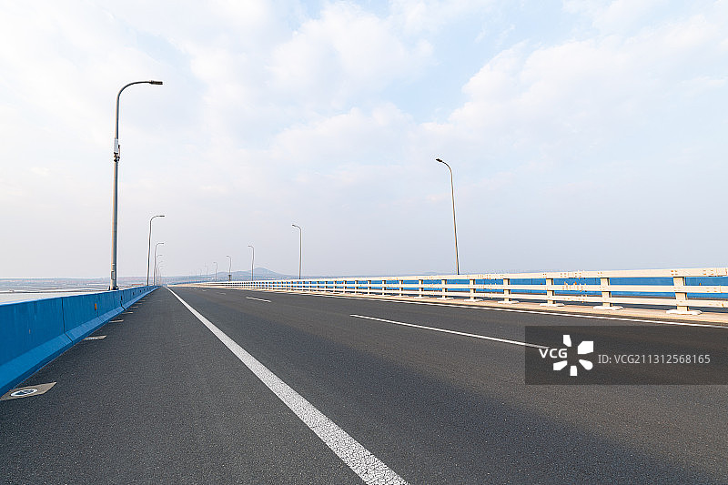 城市跨海大桥现代建筑景观图片素材