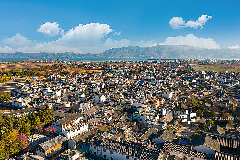 航拍大理喜洲古镇图片素材