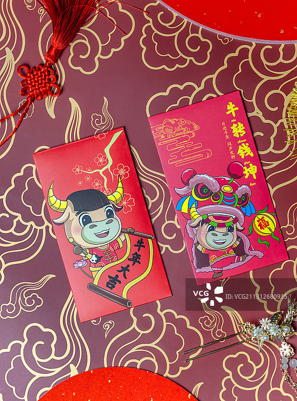 俯拍牛年红包图片素材