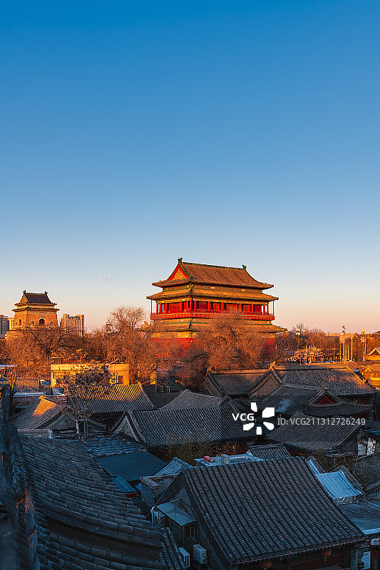 北京南锣鼓巷钟鼓楼日落时分黄昏户外风光图片素材