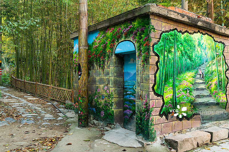 浙江省德清莫干山乡村泥墙画建筑图片素材