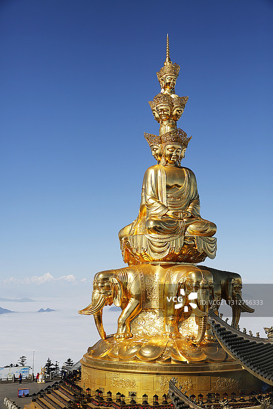 普贤菩萨像与贡嘎雪山图片素材