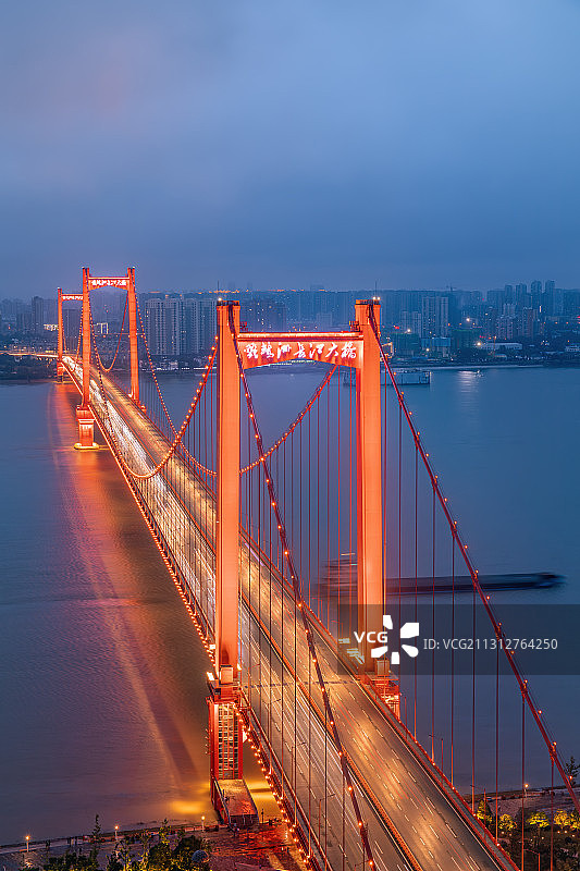 武汉市鹦鹉洲长江大桥灯光夜景图片素材