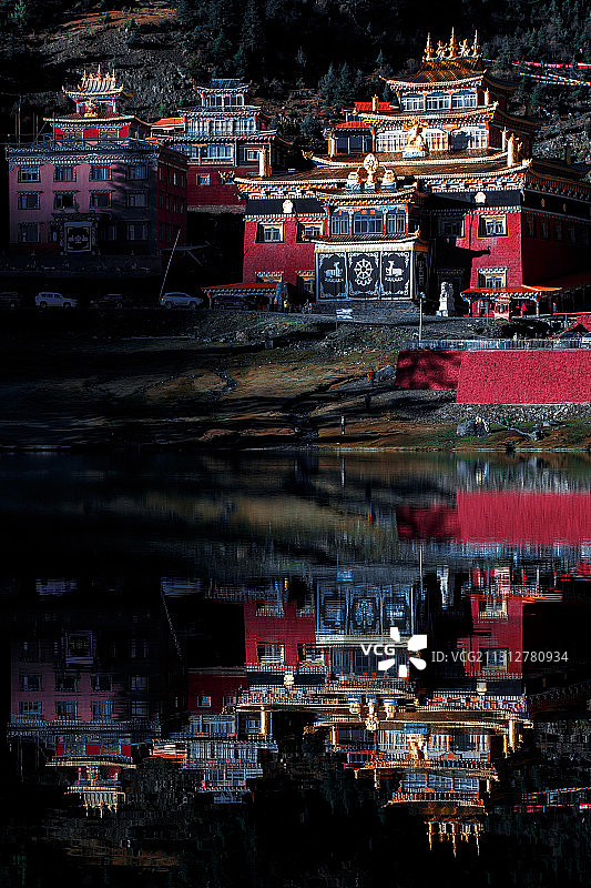 川西四川措普沟理塘巴塘格聂丁真贡嘎措卡湖泉华滩子梅垭口冷嘎错图片素材