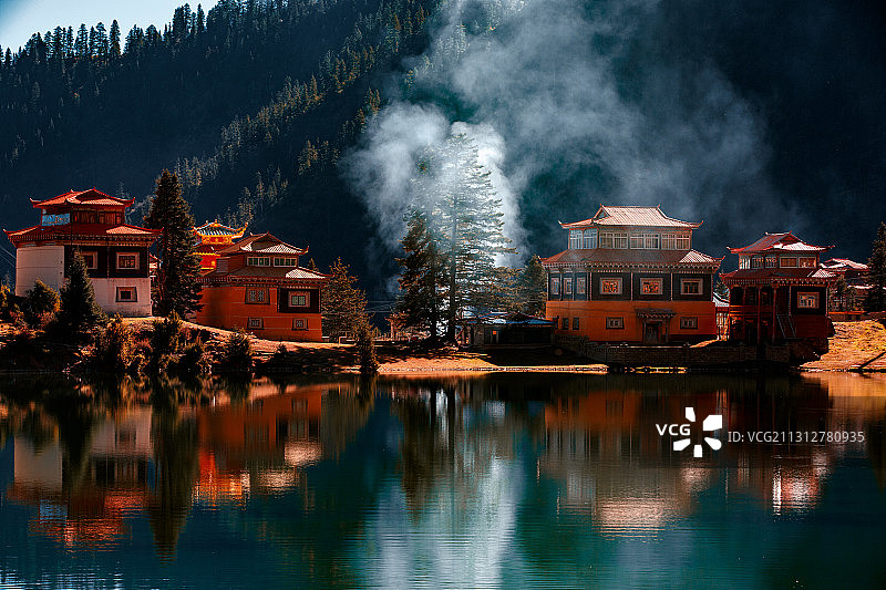 川西四川措普沟理塘巴塘格聂丁真贡嘎措卡湖泉华滩子梅垭口冷嘎错图片素材