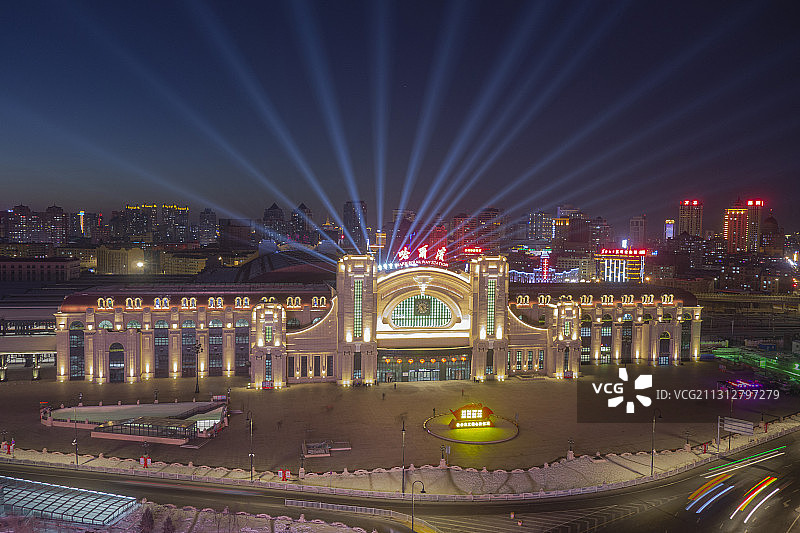 哈尔滨站新站房南广场夜景灯光效果图片素材