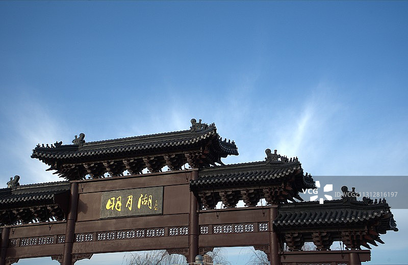 明月湖的牌坊图片素材
