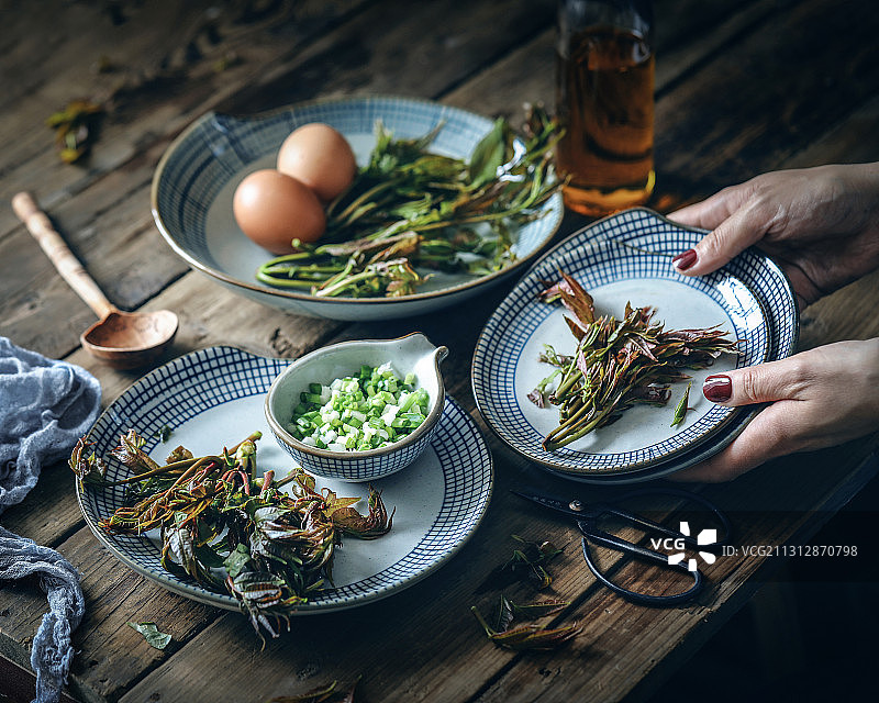 春天品食野菜香椿鸡蛋图片素材