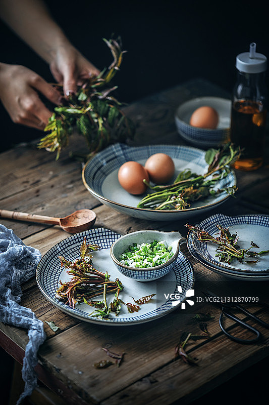 春天品食野菜香椿鸡蛋图片素材