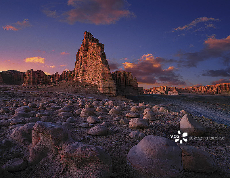 飞来石图片素材