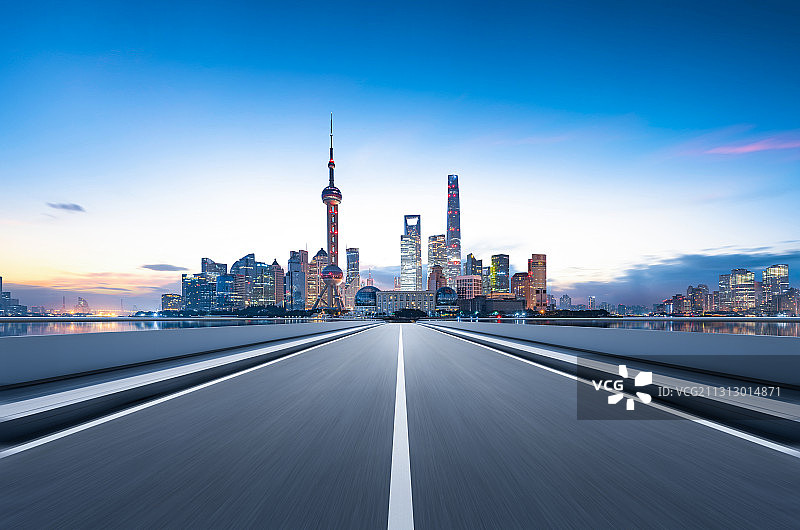 上海城市夜景道路图片素材