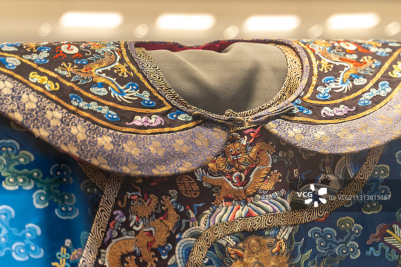 苏州博物馆内苏绣展品特写图片素材