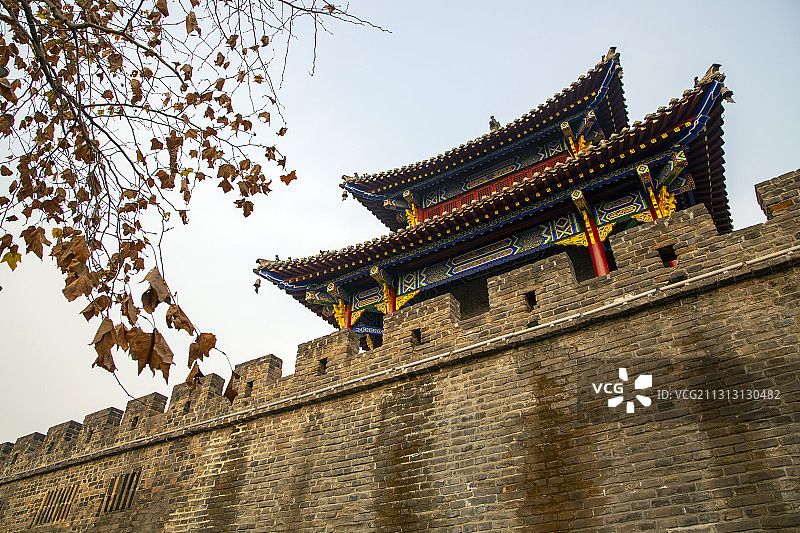 襄阳古城震华门城楼城市风光图片素材