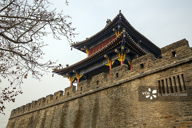 襄阳古城震华门城楼城市风光图片素材