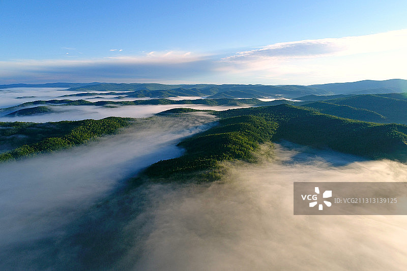 大兴安岭原始林区山林云海图片素材