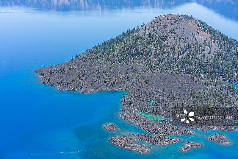 美国俄勒冈州火山口湖图片素材