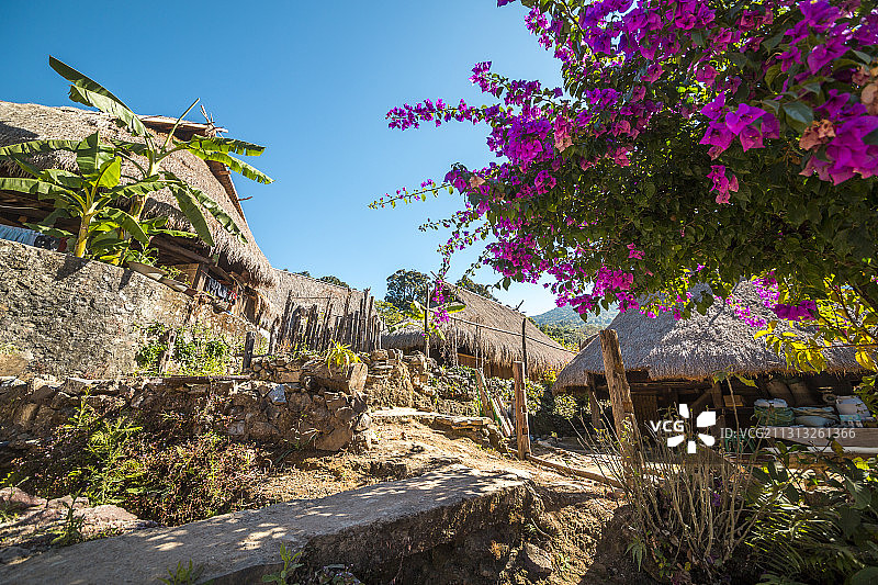 云南临沧沧源翁丁村佤族部落图片素材
