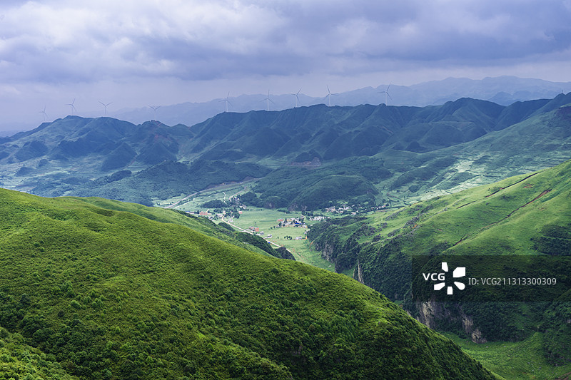 山峰错落图片素材