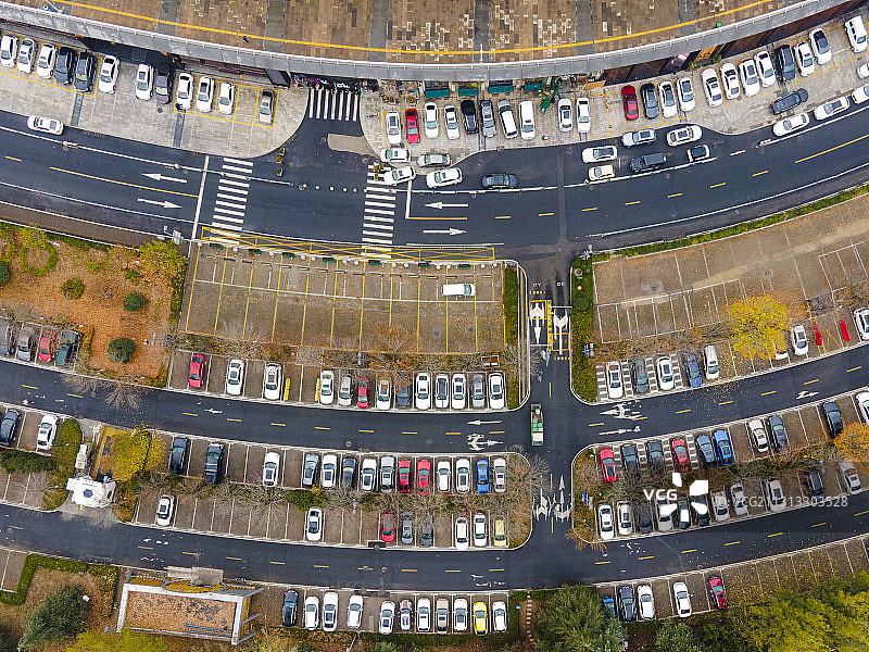航拍停车场图片素材