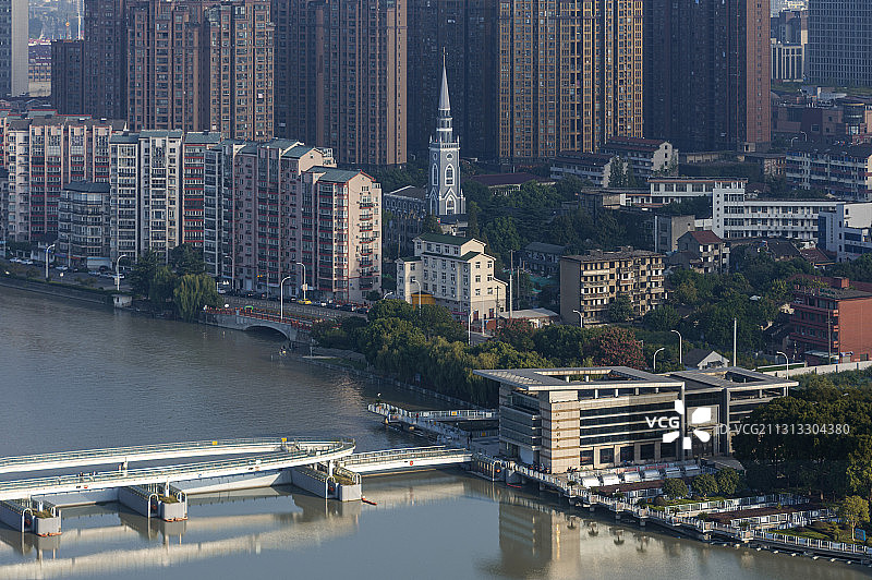 大运河畔—无锡城图片素材