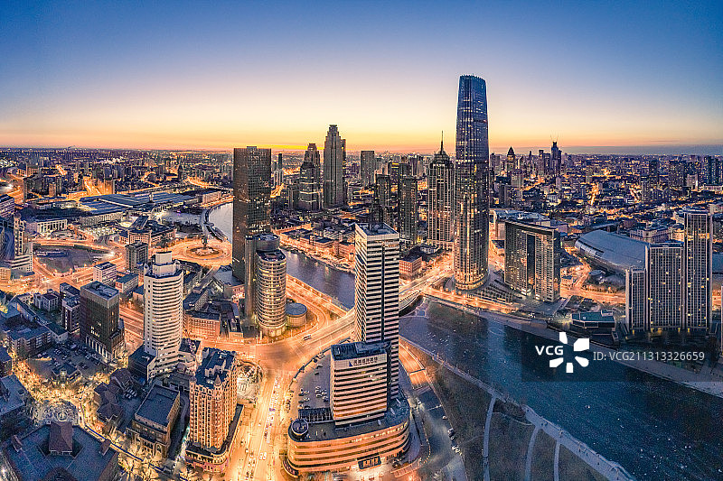 天津津湾广场君临大厦环球金融中心城市天际线日出全景图片素材
