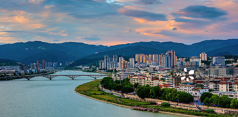 中国四川广元城市全景风光图片素材