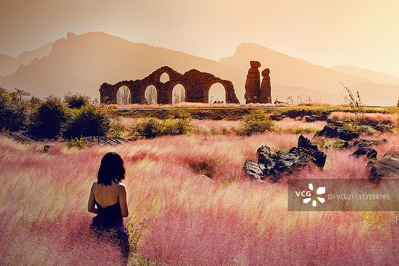 夕阳下的叠石花谷分粉黛子景色图片素材