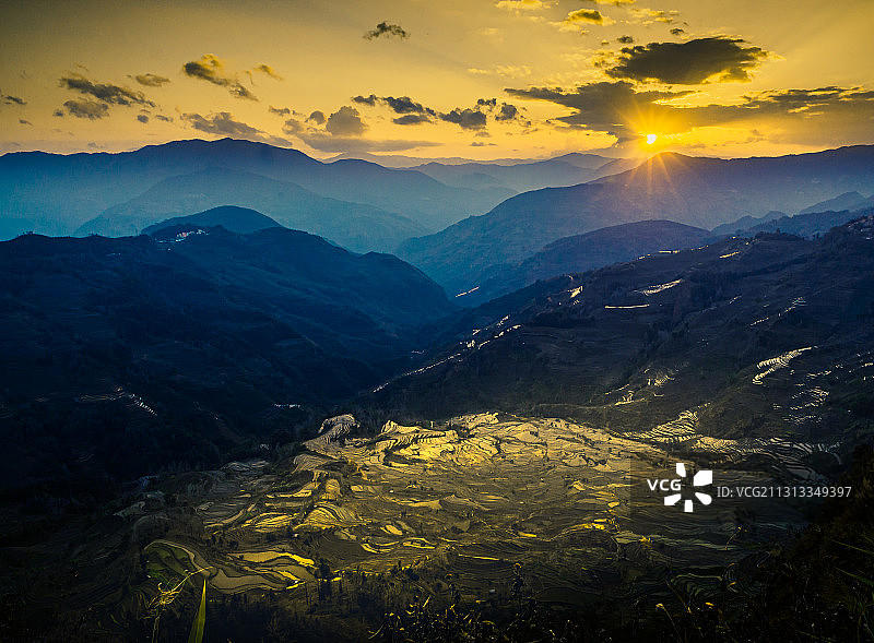 元阳梯田老虎嘴图片素材