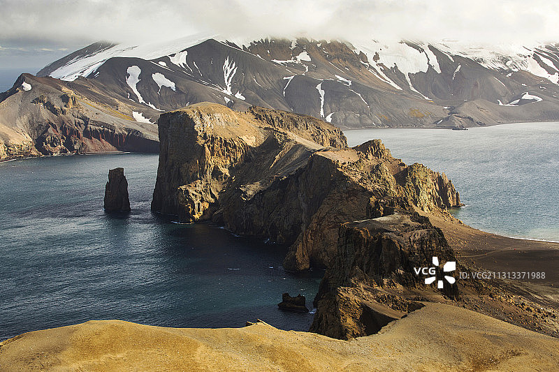南设得兰群岛的欺骗岛是南极半岛附近的一座活火山图片素材