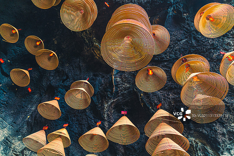 夏天的广东省肇庆市端州区七星岩仙女湖风景区内出米洞内的塔香图片素材