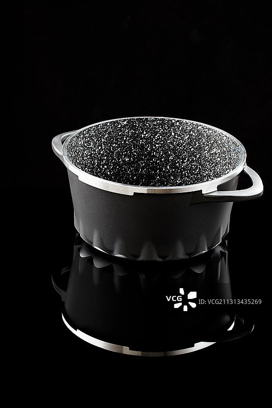 麦饭石煮锅厨具图片素材