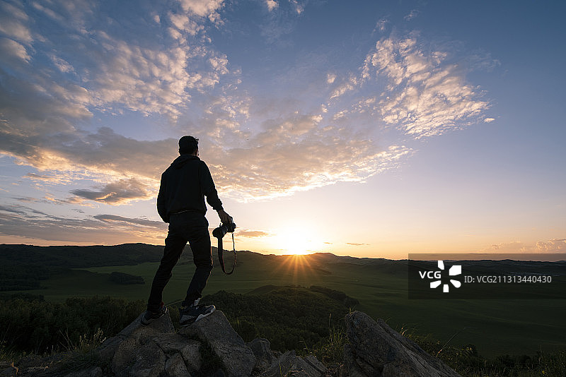 夕阳 户外旅行者 剪影 探险图片素材