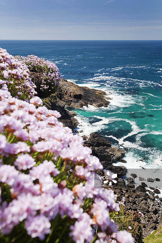 英国兰兹角附近彭丁沃奇的康沃尔海岸图片素材