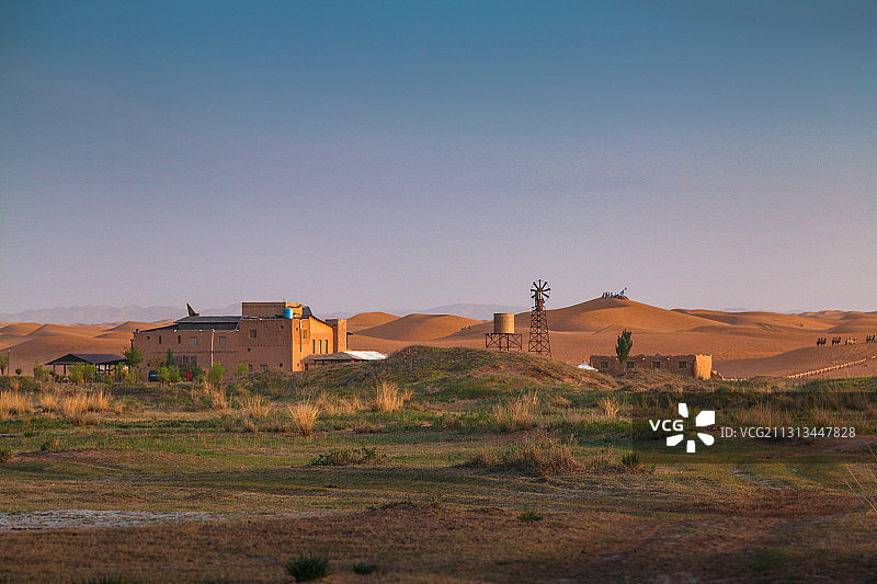 内蒙古通湖沙漠的建筑图片素材