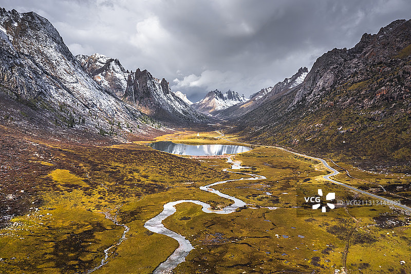 莲宝叶则石头山风景区航拍全景图片素材