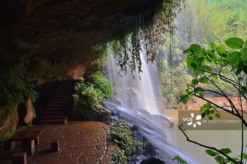 风光秀丽，造化奇特的水帘洞瀑布，贵州赤水，四洞沟景区图片素材