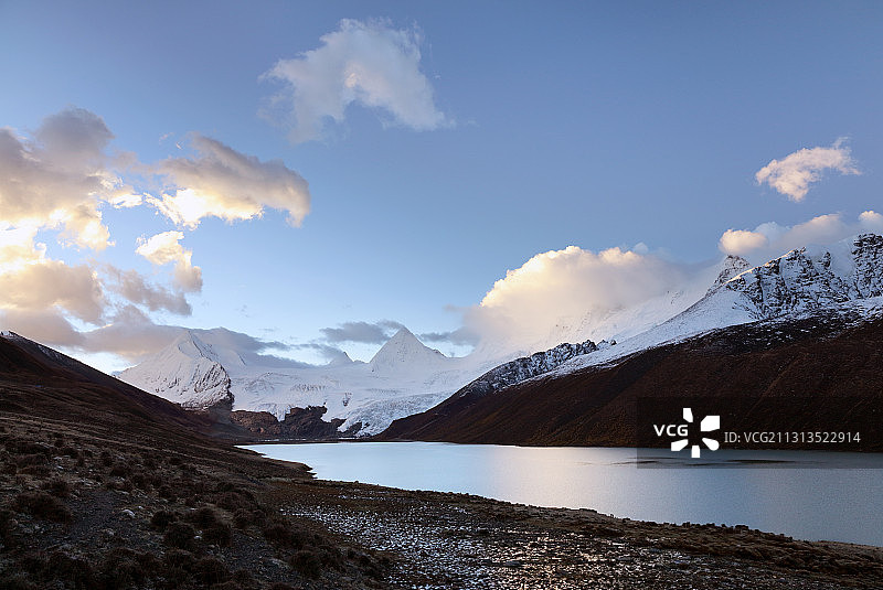 西藏那曲.比如县.萨普雪山图片素材