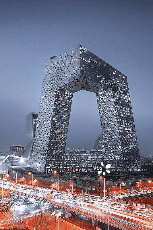 赛博朋克科幻风格的北京CCTV央视大楼夜景图片素材