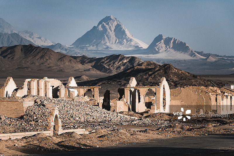 青海冷湖石油小镇遗址图片素材