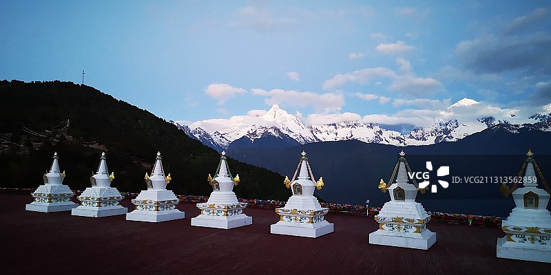 手机拍摄的梅里雪山日照金山图片素材