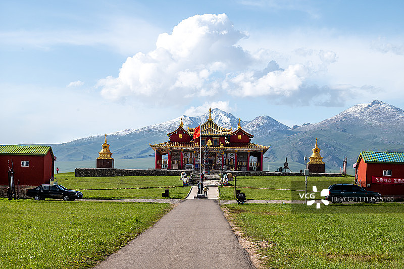 新疆巴音布鲁克草原图片素材