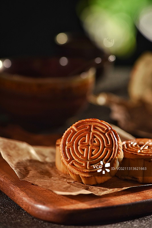 中秋佳节,皓月当空图片素材