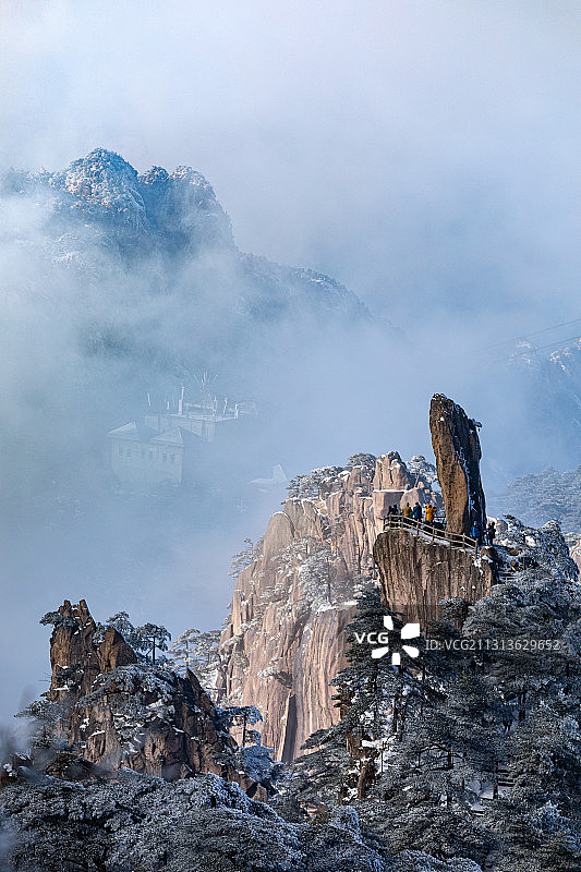 《远眺飞来石》图片素材