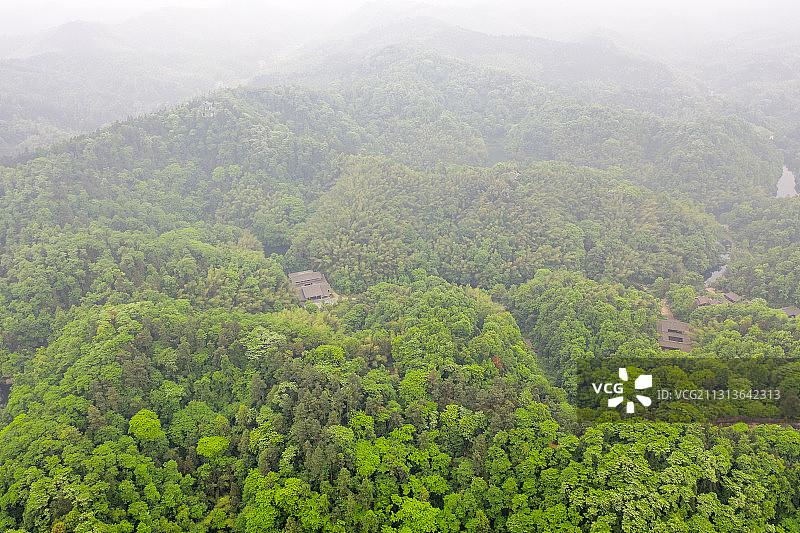 深山里的村落、山谷里的宫殿王陵、桃花源、整齐的房子图片素材