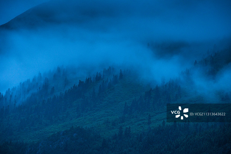 川藏线-怒江72拐-怒江峡谷-G318图片素材