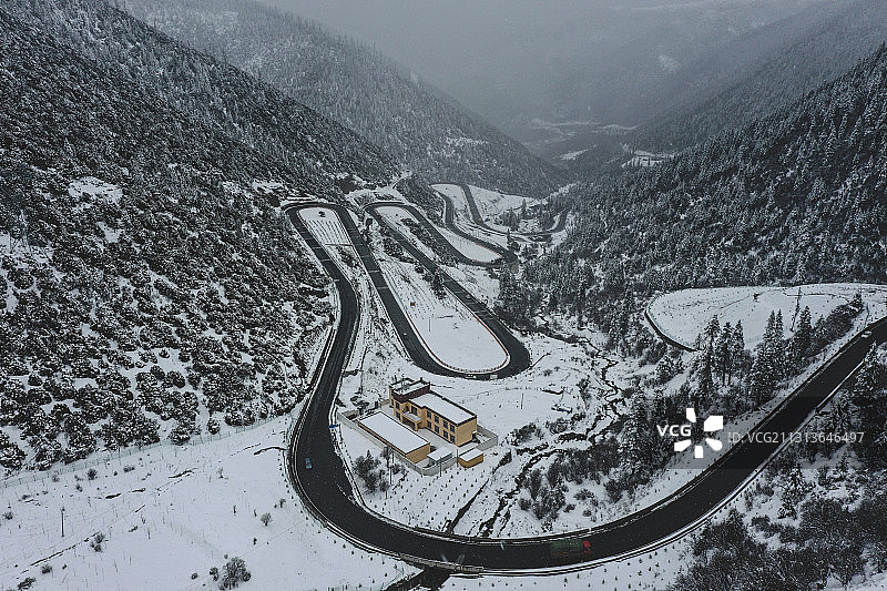 天路十八弯图片素材