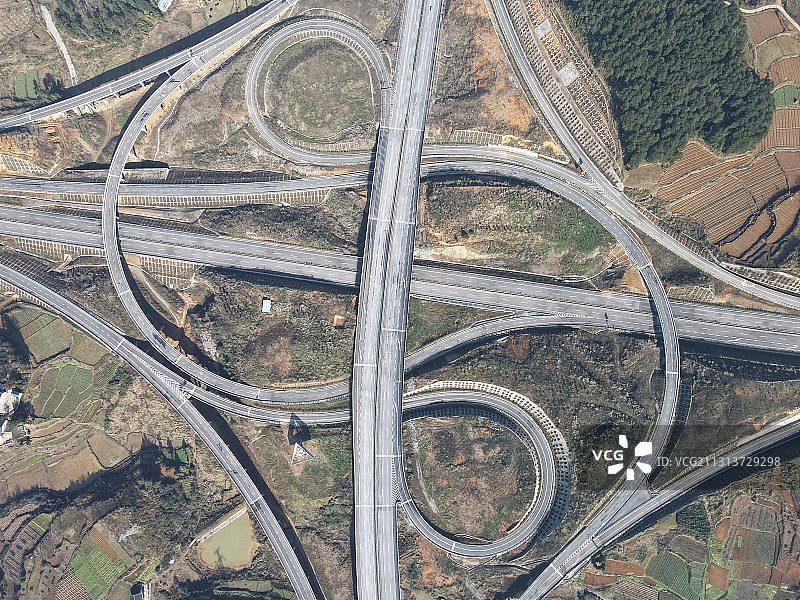 贵州省遵义至余庆高速公路全线贯通，通车在即图片素材