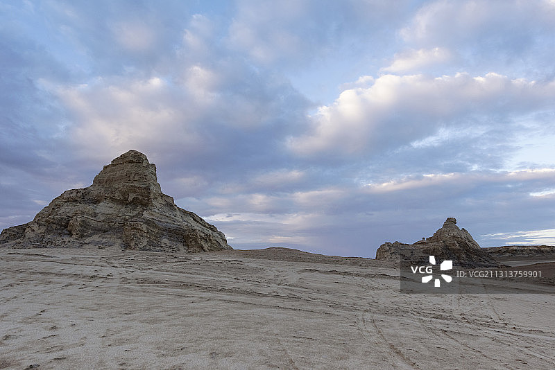 青海海西俄博梁雅丹地貌无人区自然风光图片素材