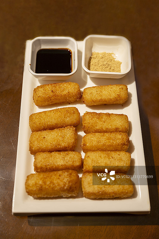 四川省成都特色小吃：红糖滋粑图片素材